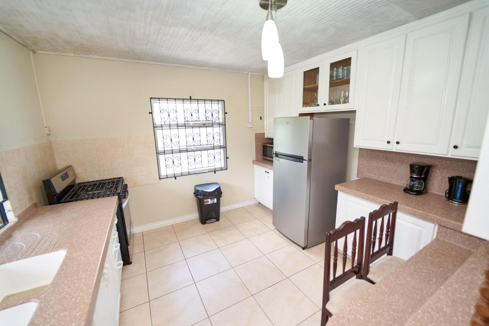 Spacious 3-Bedroom Home - Regency Park Bridgetown Exterior foto